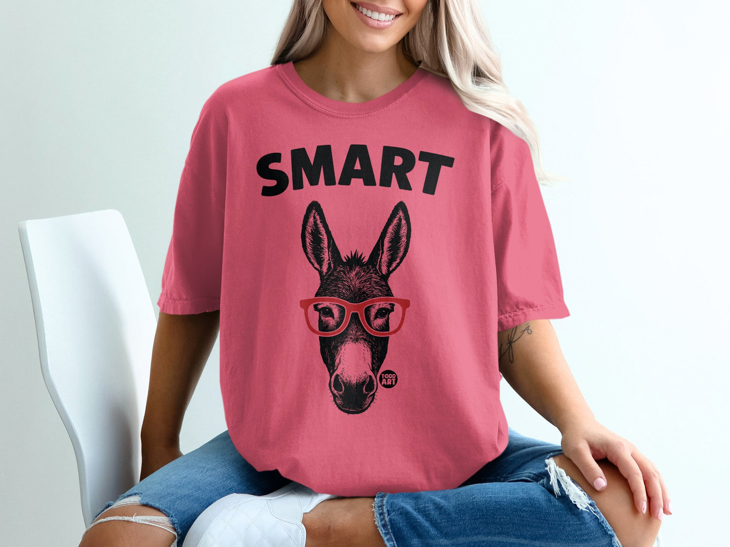 SMART Donkey With Glasses Graphic T-shirt Product