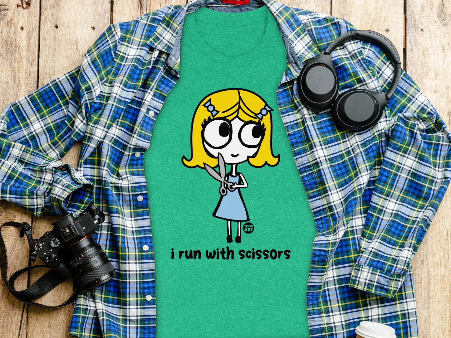 I Run With Scissors Graphic Tee for Casual Outfits