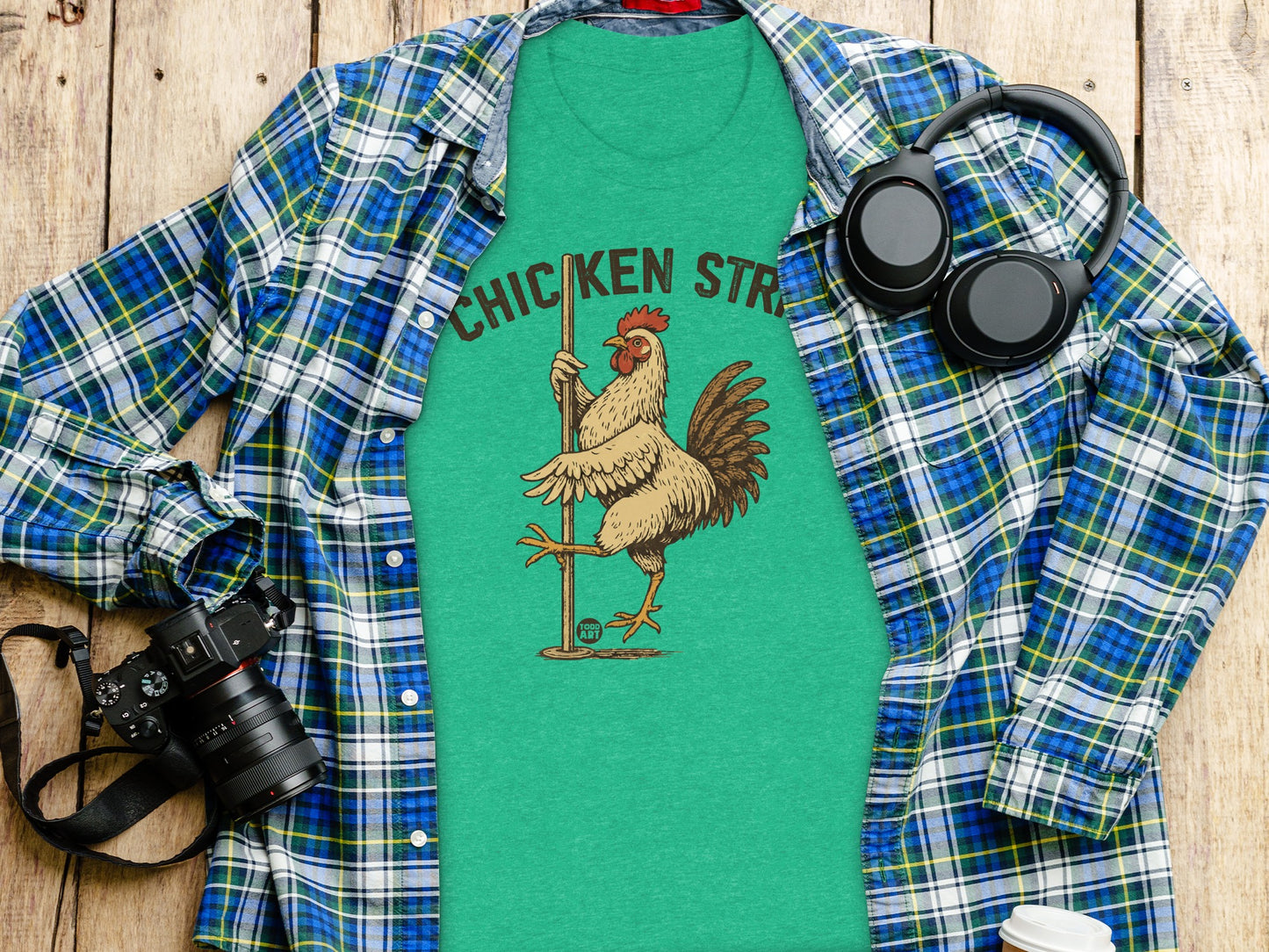 Classic Chicken Strut Graphic Tee for Casual Outfits