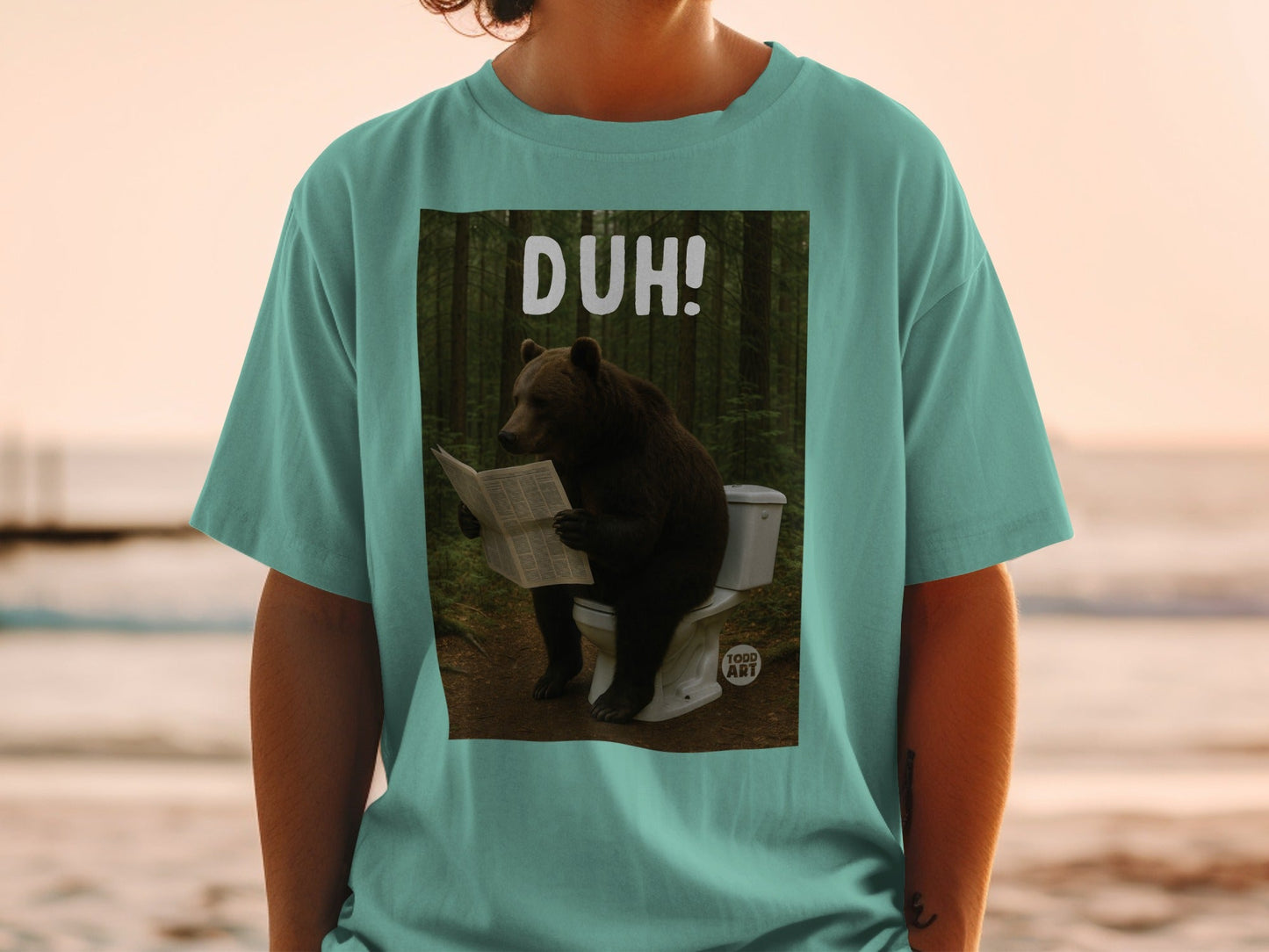 Funny Bear Reading Newspaper on Toilet T-Shirt