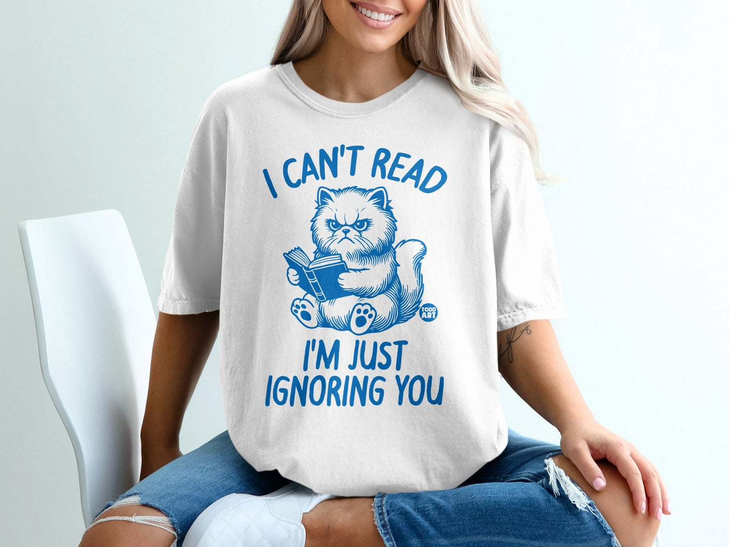 I Can't Read I'm Just Ignoring You Cat T-shirt