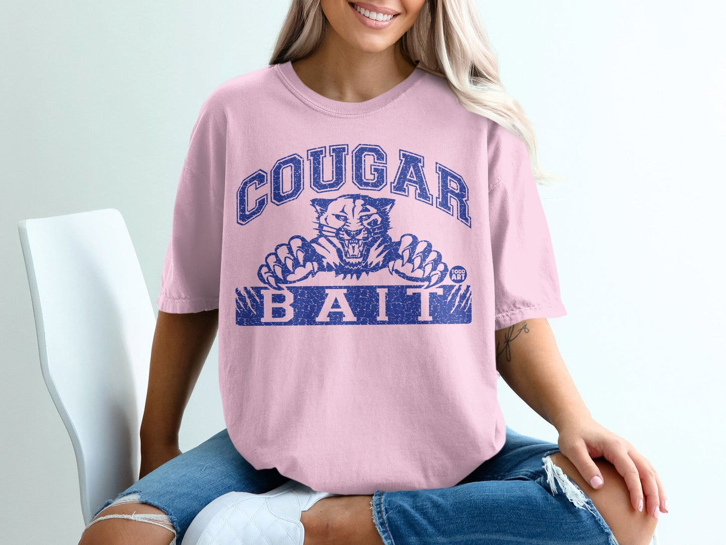 Cougar Bait Graphic Print Casual Fit T-Shirt Product