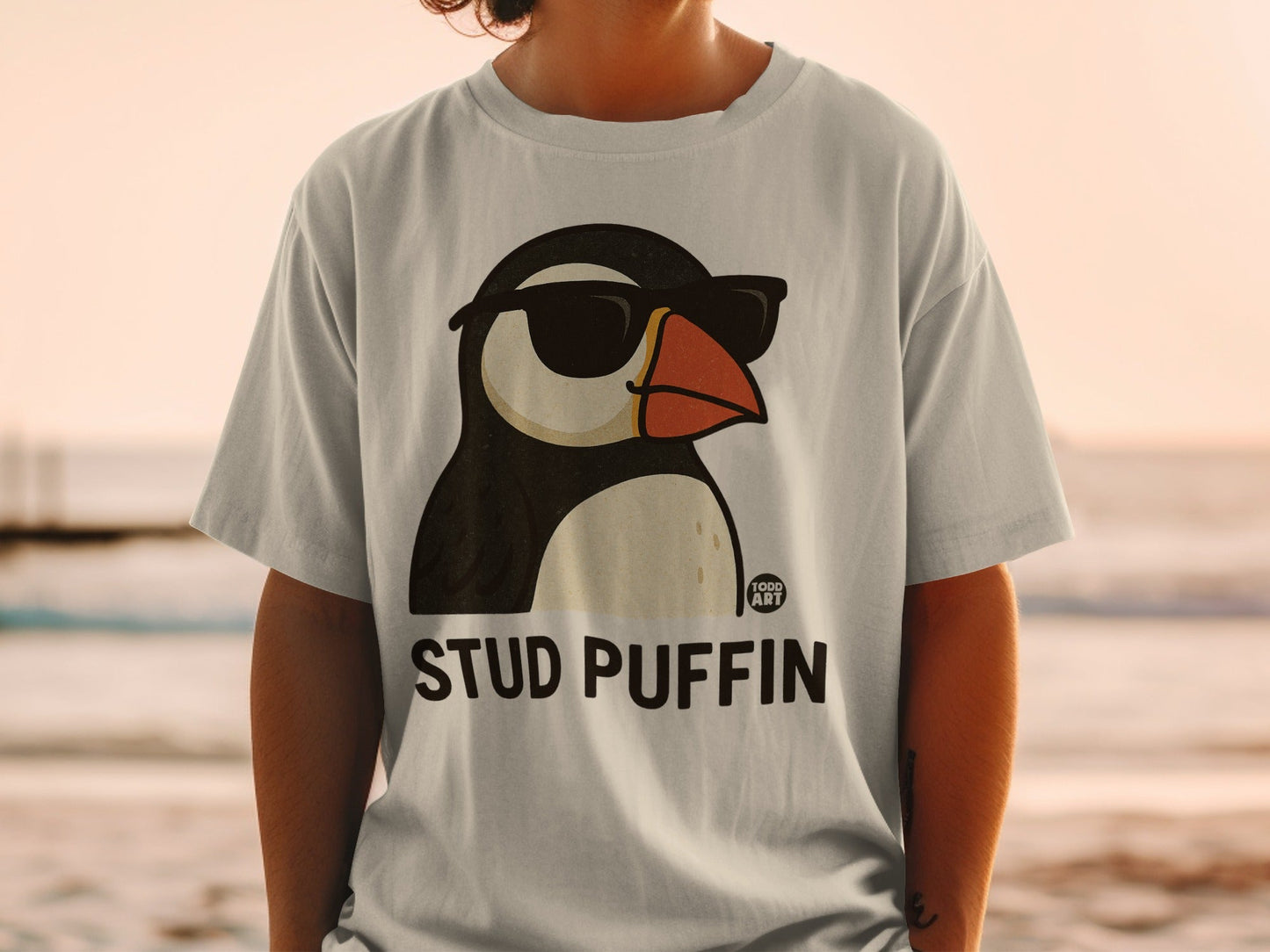 Stud Puffin Graphic Design T-Shirt for Casual Wear