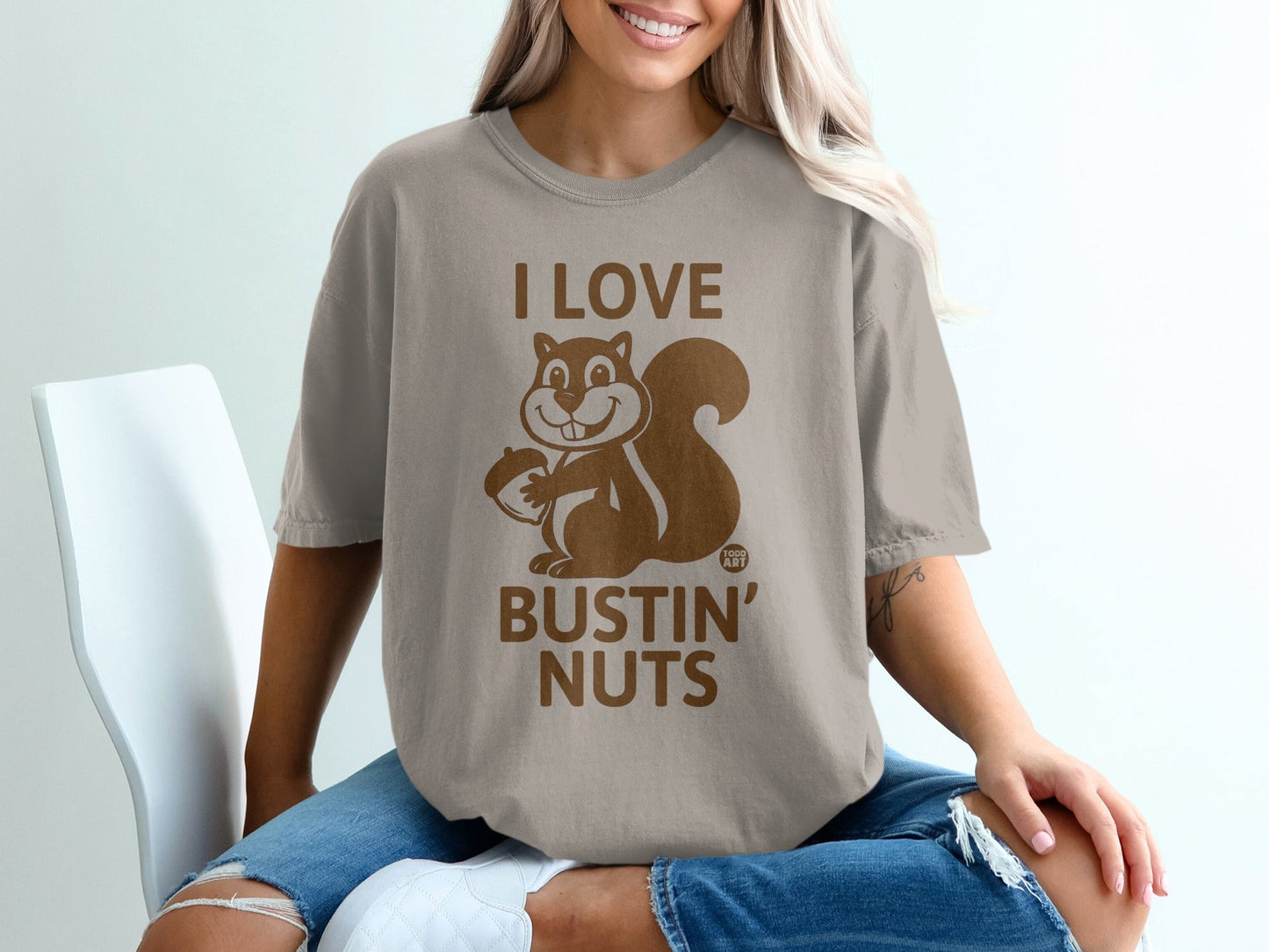 Funny Squirrel T-Shirt, I Love Bustin' Nuts Acorn Tee, Humorous Animal Pun Shirt, Sarcastic Fall Autumn Shirt, Squirrel Lover Gift T-Shirts