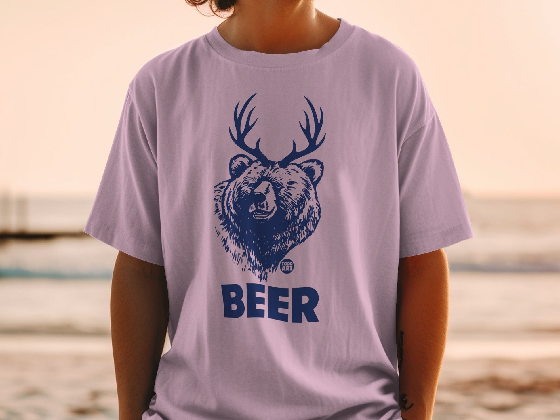 Unique Bear with Antlers Beer Graphic T-Shirt