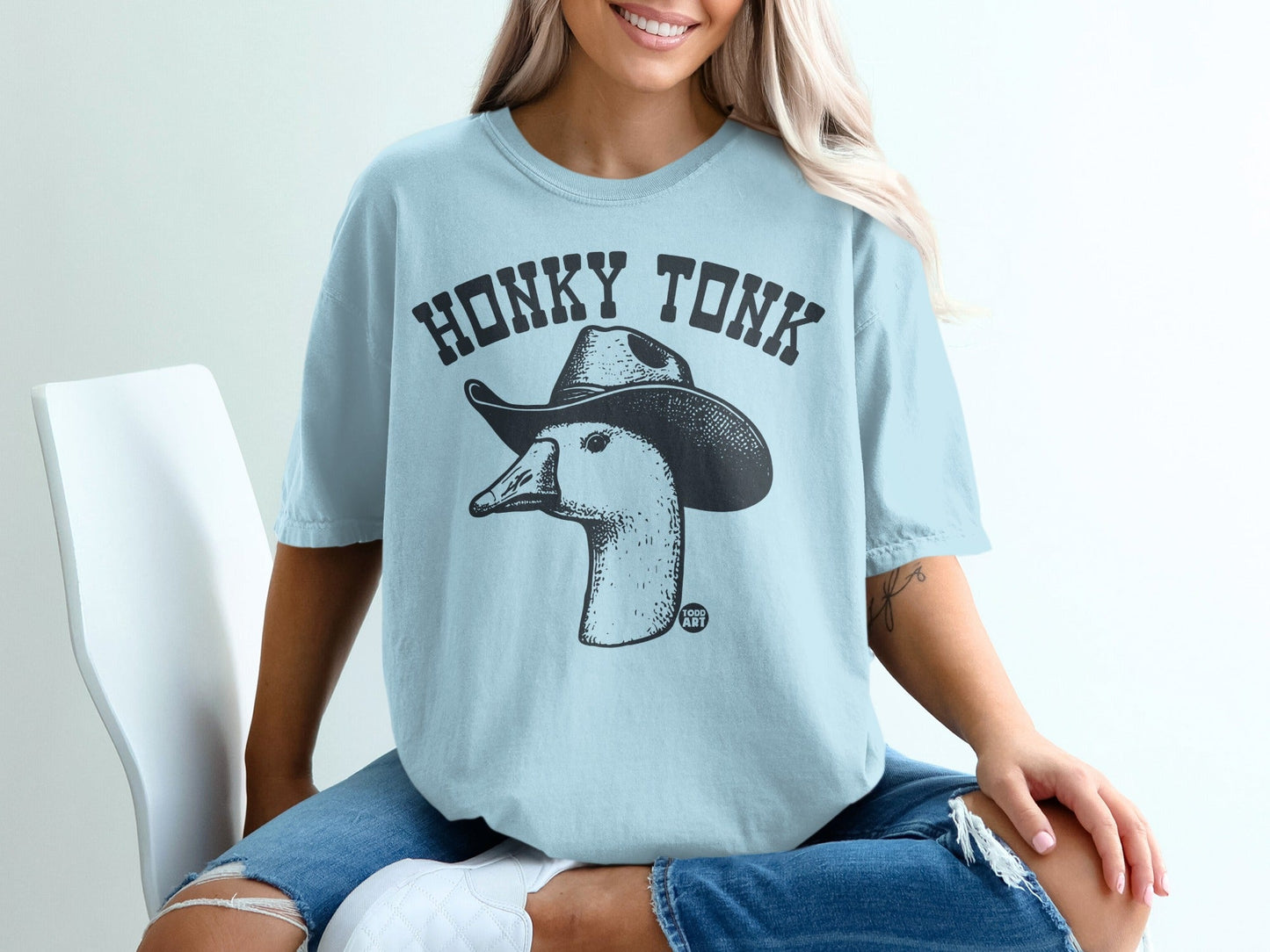 Honky Tonk Cartoon Duck with Cowboy Hat Graphic T-Shirt