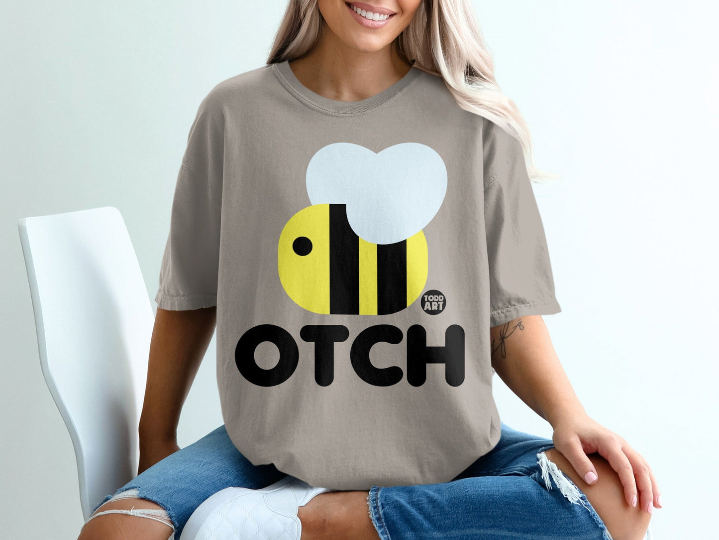 Todd Art OTCH Bee Heart Graphic T-shirt
