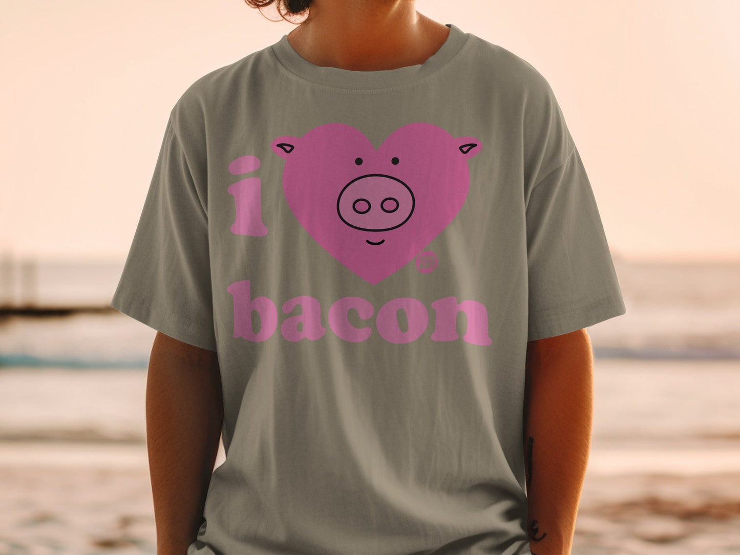 I Love Bacon Cute Pig Heart Design T-Shirt