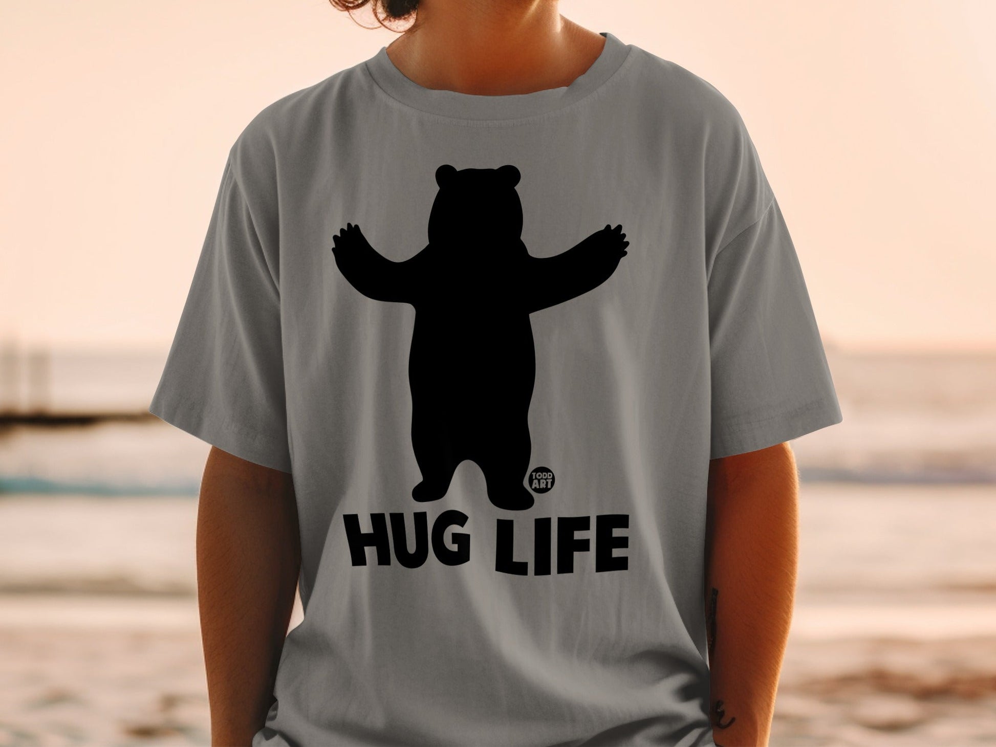 'Hug Life Bear Graphic T-Shirt for Casual Wear'