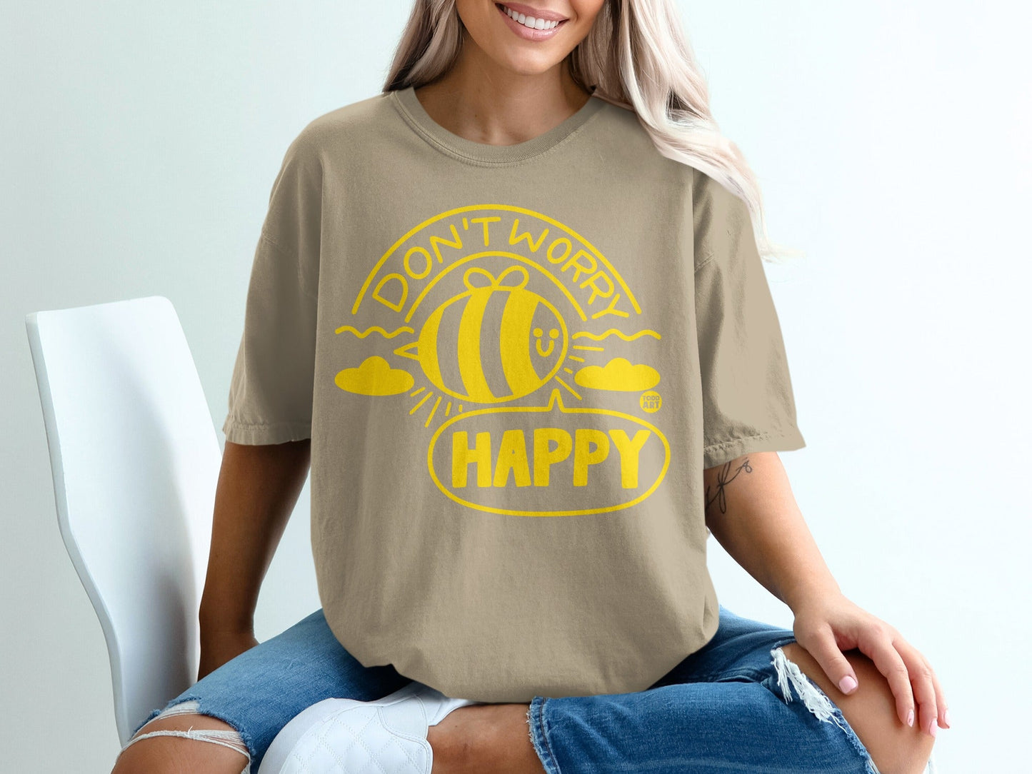Don't Worry Be Happy Bee Graphic T-shirt
