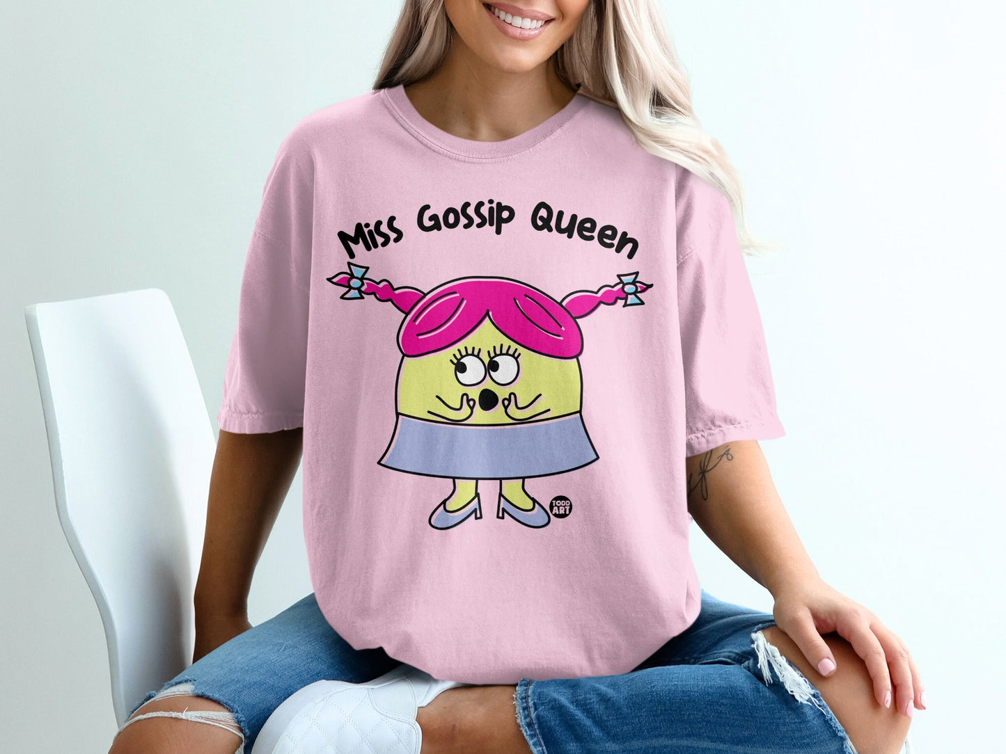 Miss Gossip Queen Graphic Print T-shirt for Women