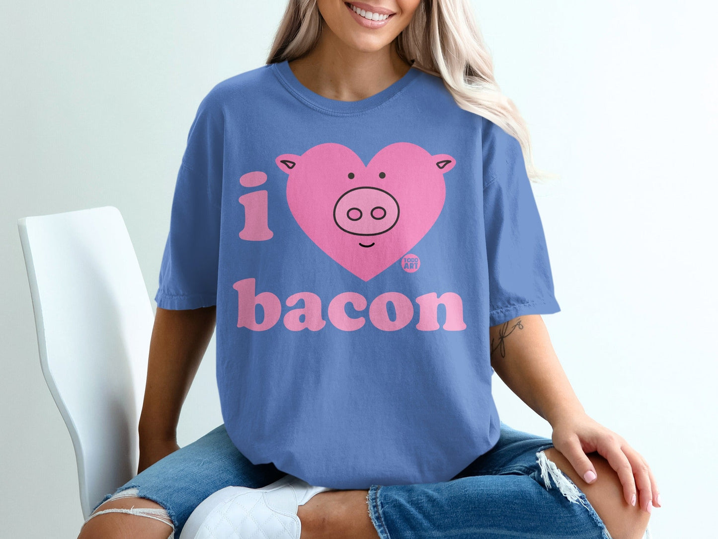 Cute Blue I Love Bacon Pig Heart Design T-shirt
