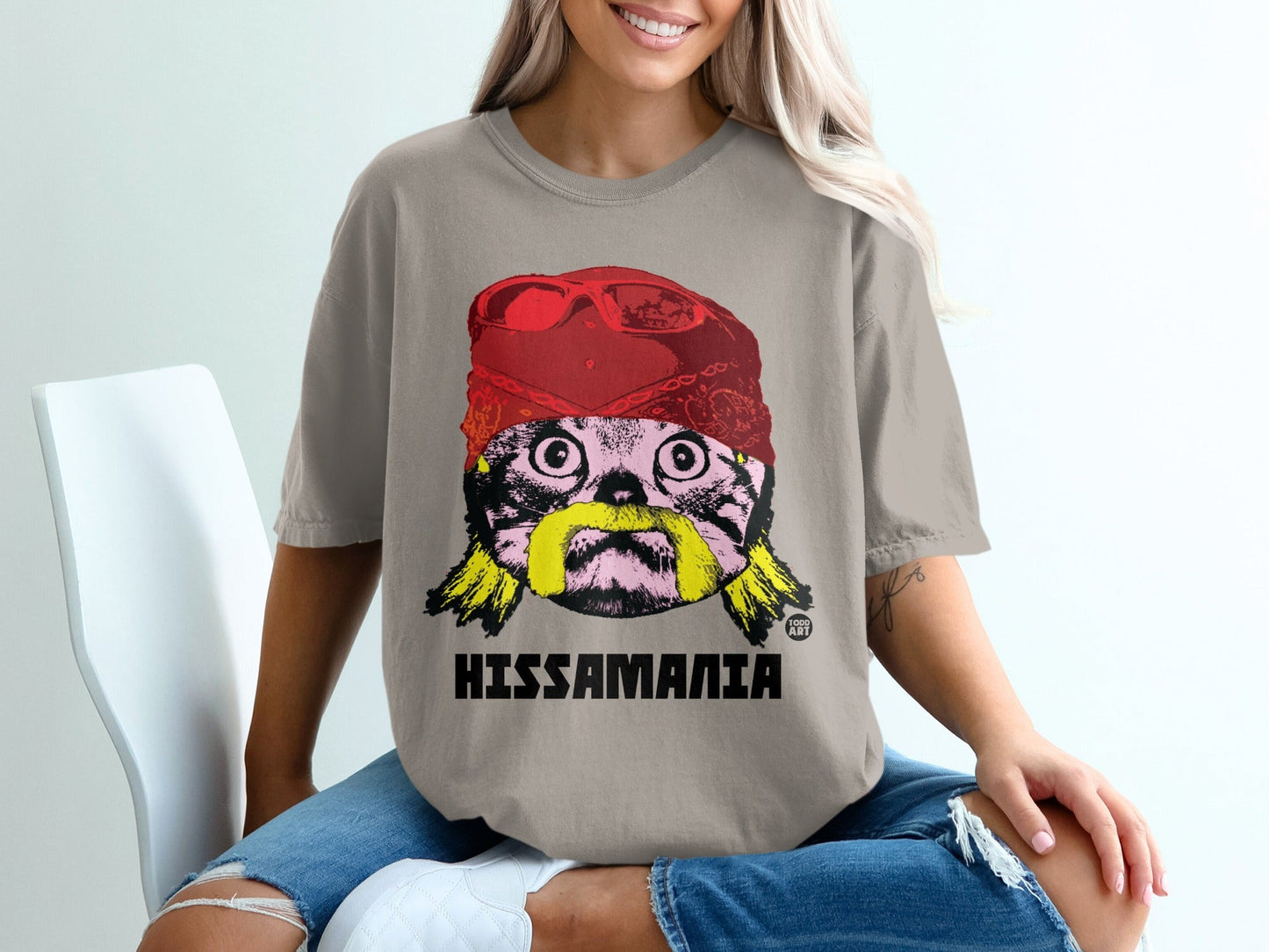 Hissamania Cat with Sunglasses Graphic T-Shirt