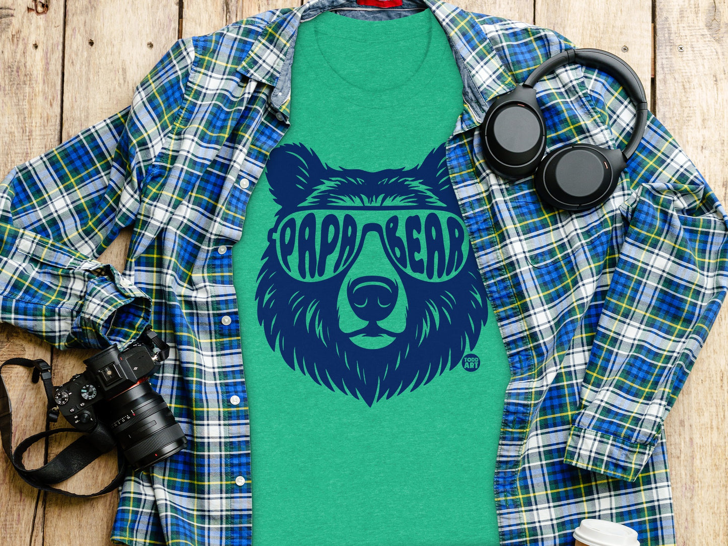 Bold Papa Bear Graphic T-Shirt in Teal Color