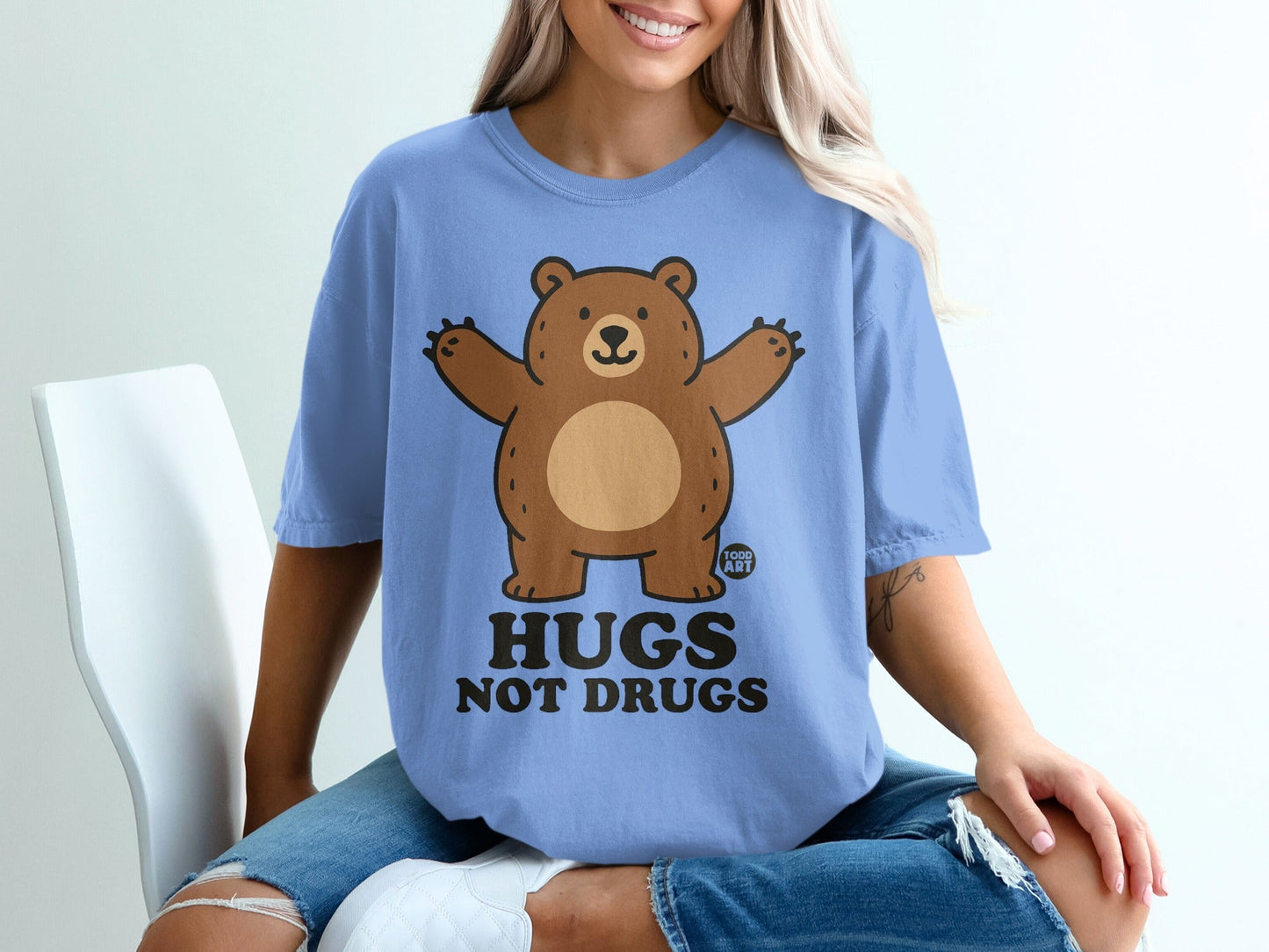 Hugs Not Drugs Cute Bear Graphic T-shirt