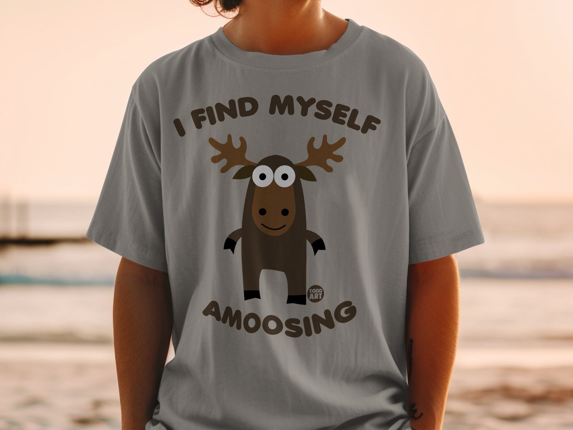 I Find Myself Amoosing Cartoon Moose Graphic T-shirt