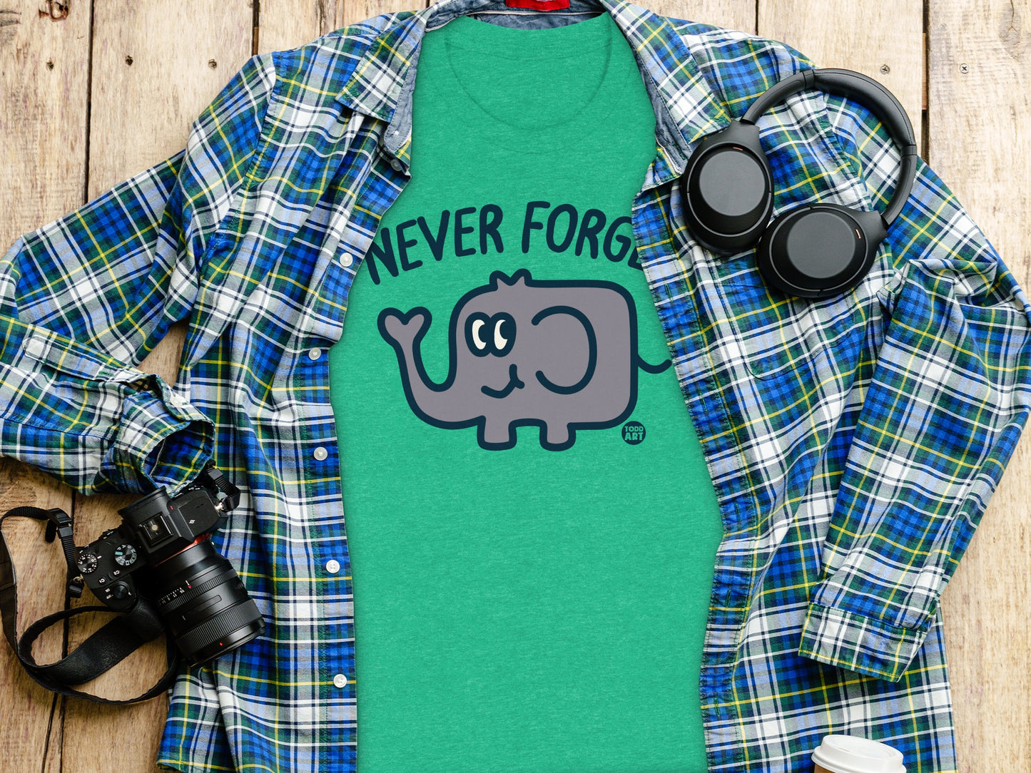 NEVER FORGET Elephant Graphic Shirt Product