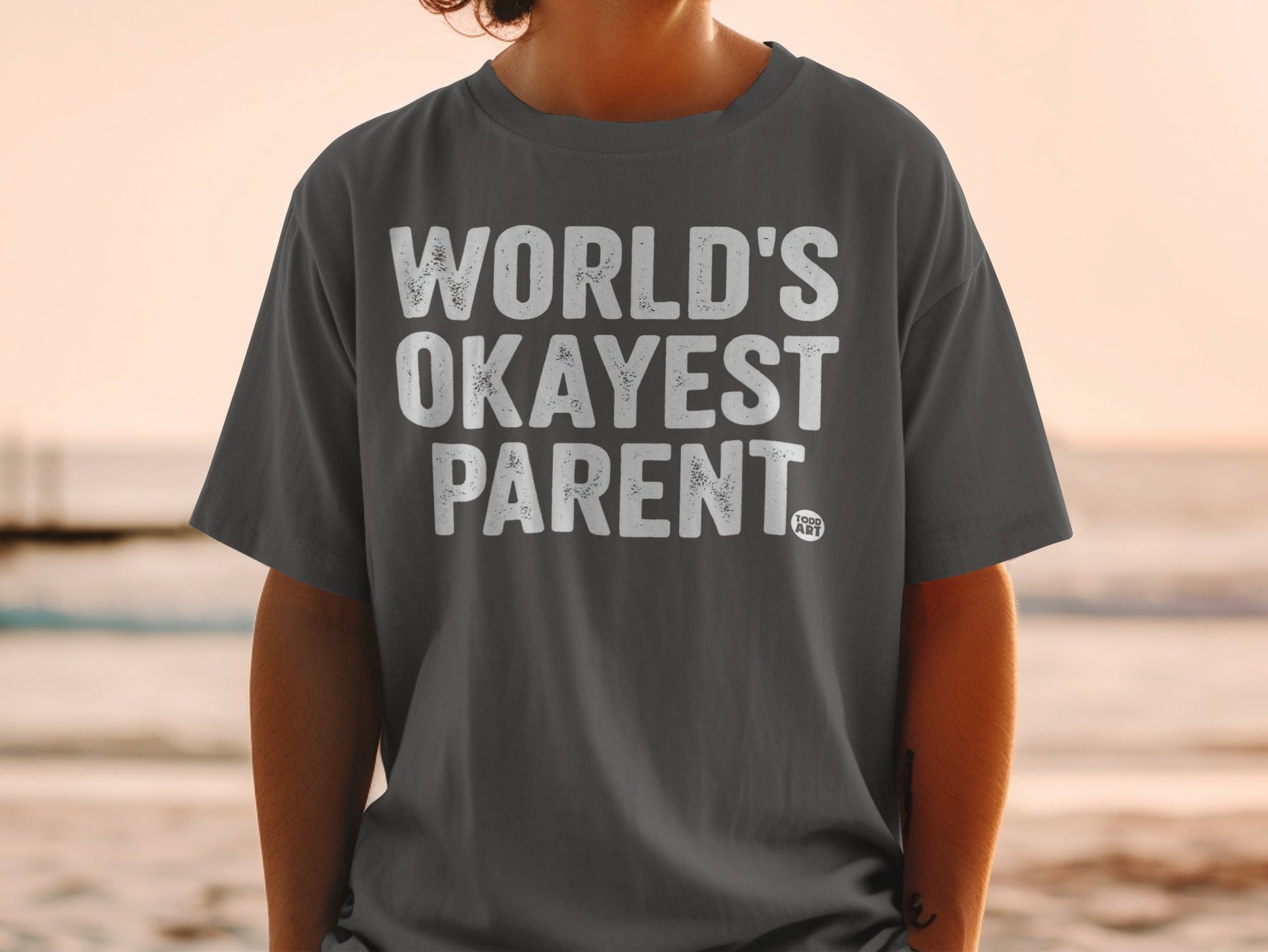World's Okayest Parent Funny Graphic T-shirt