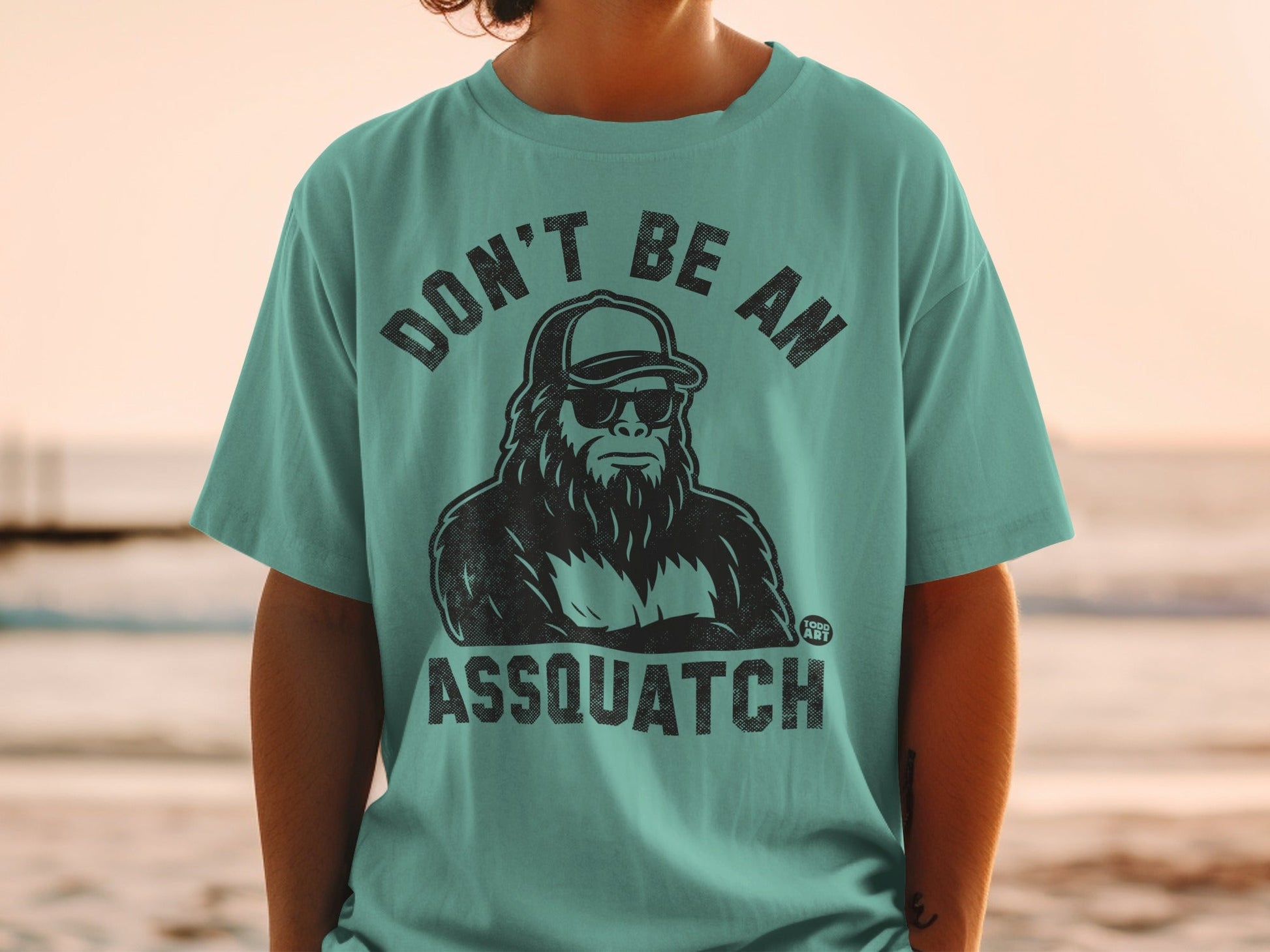 Don't Be An Assquatch Fun Bigfoot Graphic T-shirt