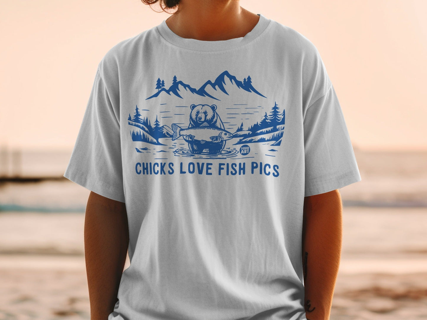 Chicks Love Fish Pics Graphic Bear Fishing T-shirt