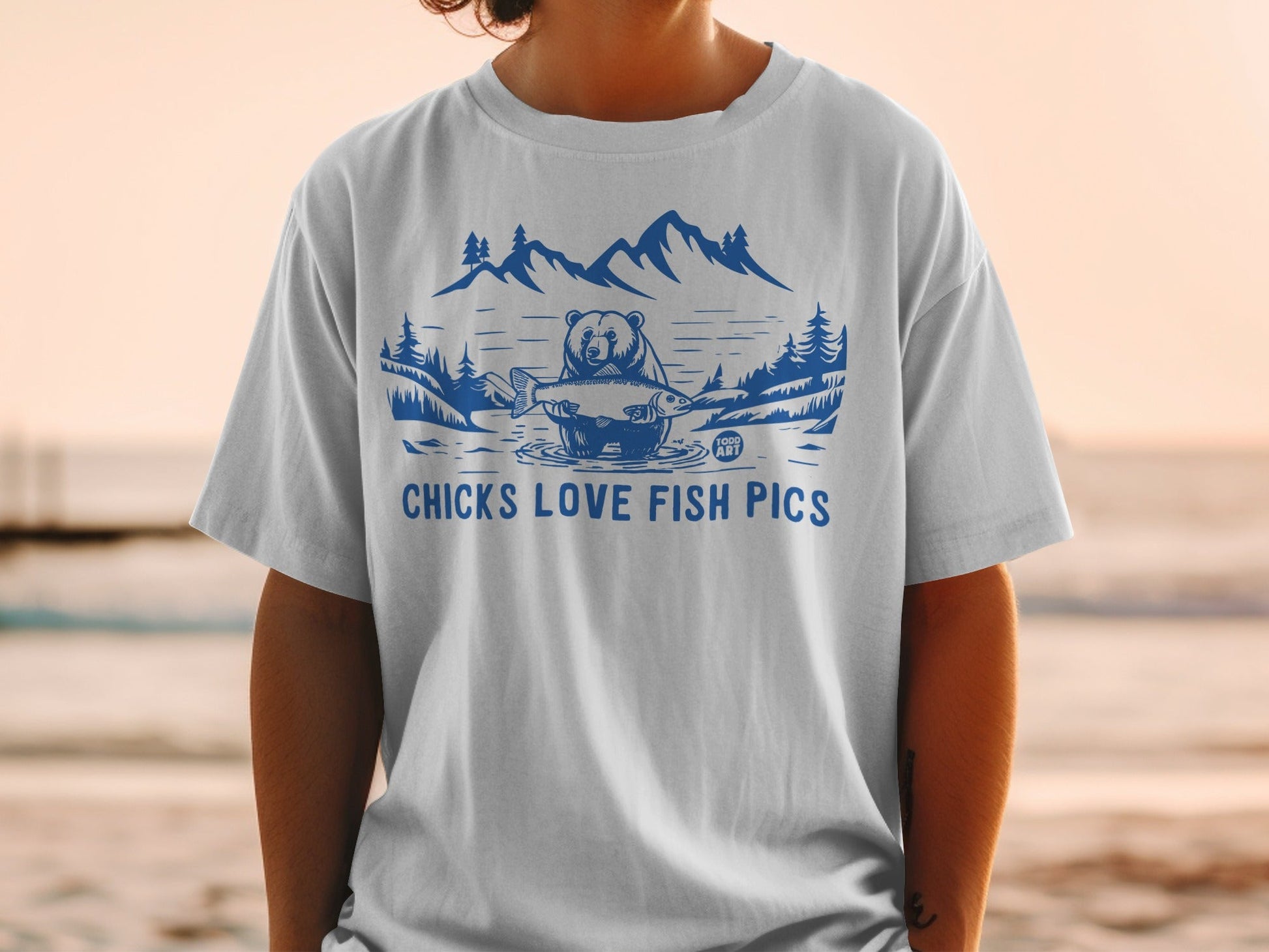 Chicks Love Fish Pics Graphic Bear Fishing T-shirt