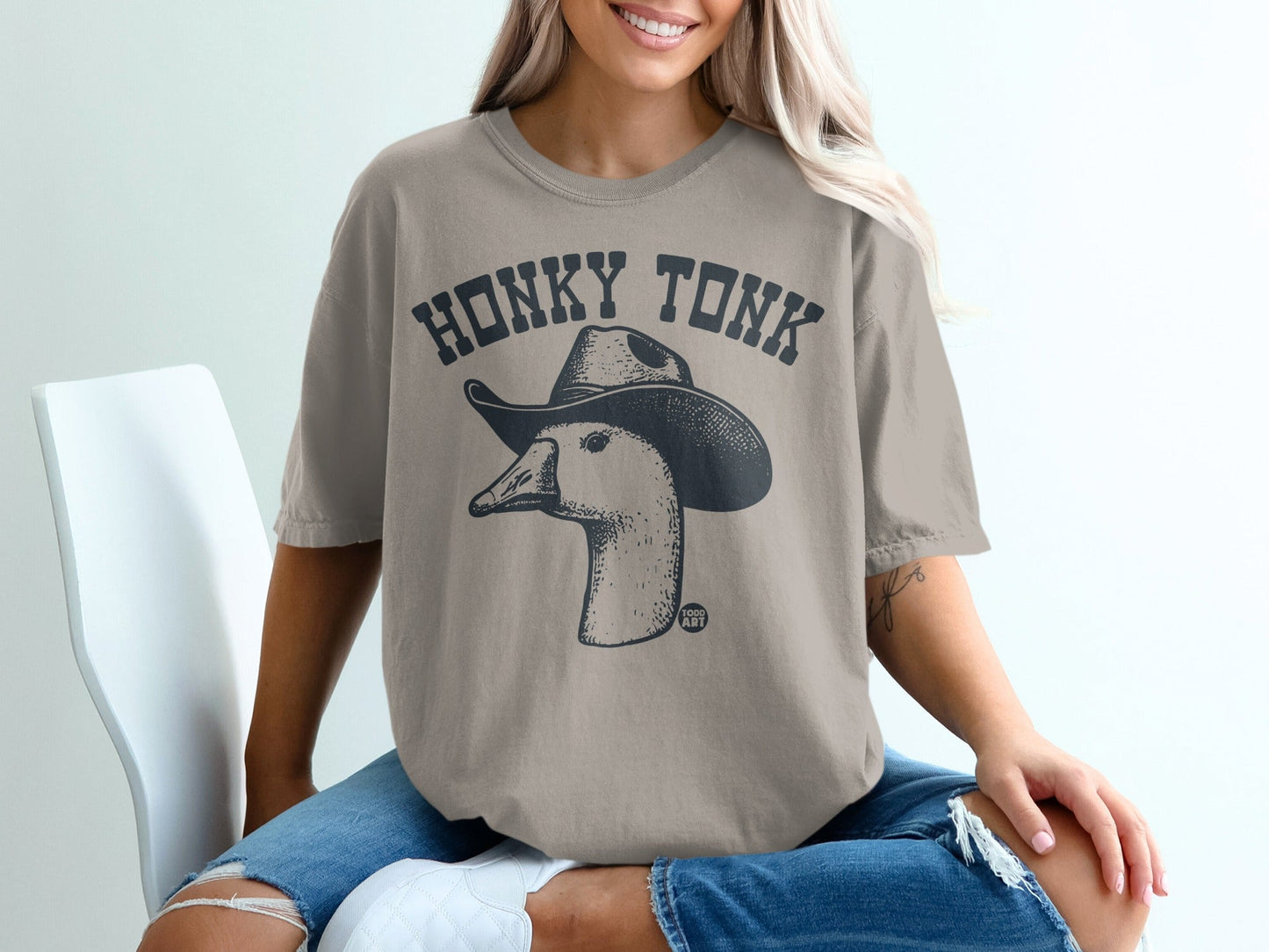 Honky Tonk Duck in Cowboy Hat Graphic T-Shirt