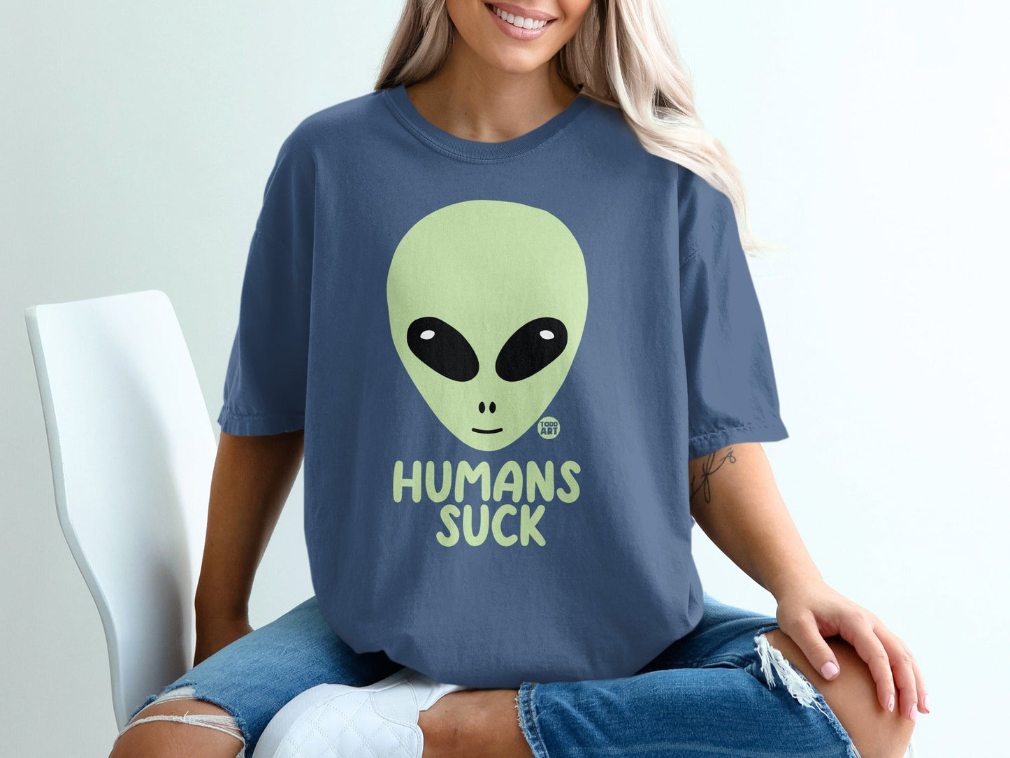 Funny Alien Head 'Humans Suck' T-shirt