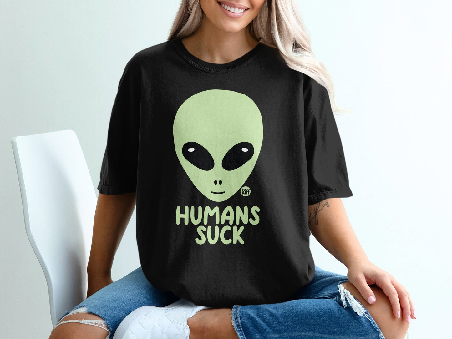 Humans Suck Alien Graphic Unisex T-Shirt