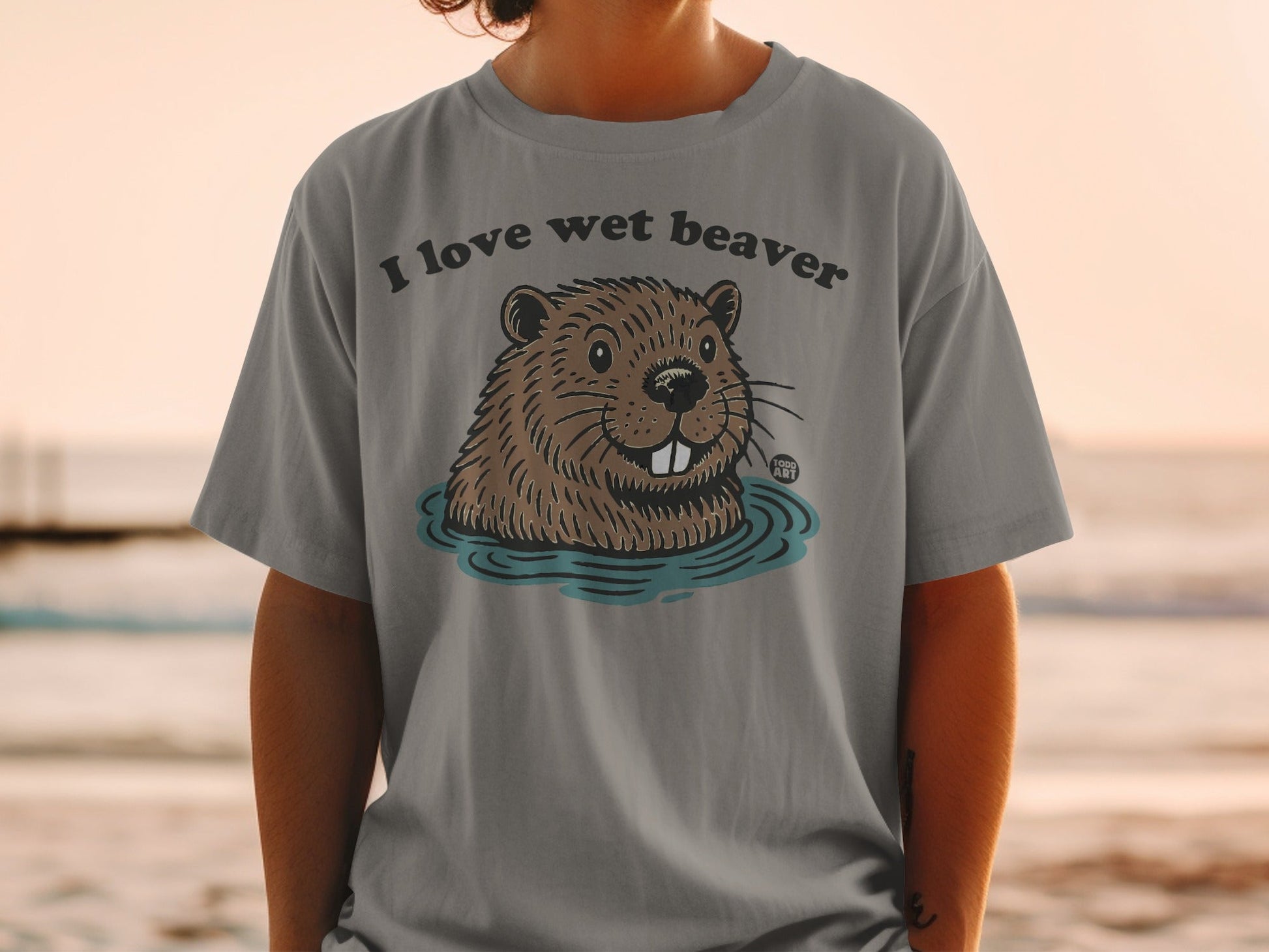 I love wet beaver graphic tee shirt for casual wear