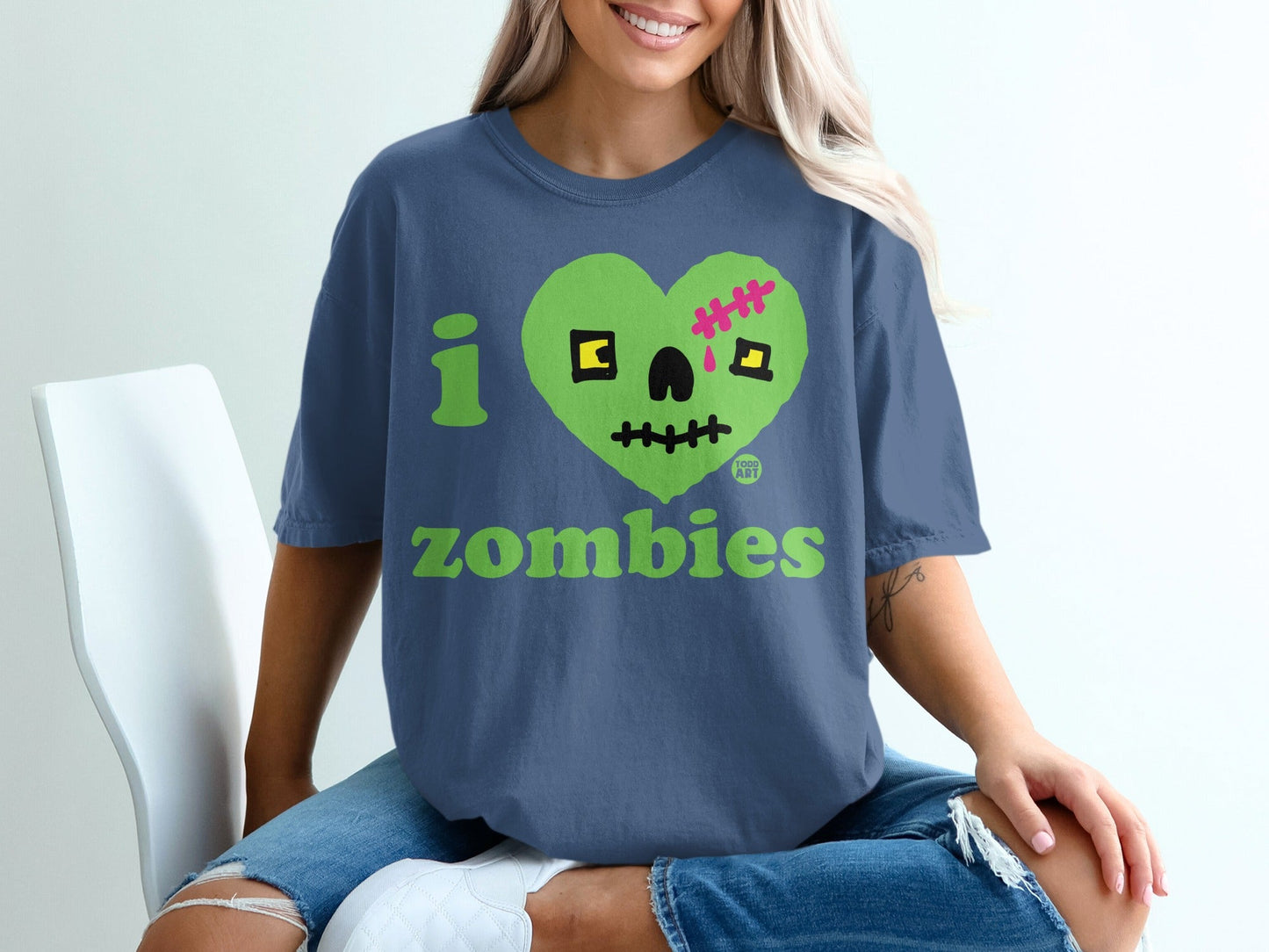 I Heart Zombies Graphic Tee Halloween Themed Shirt
