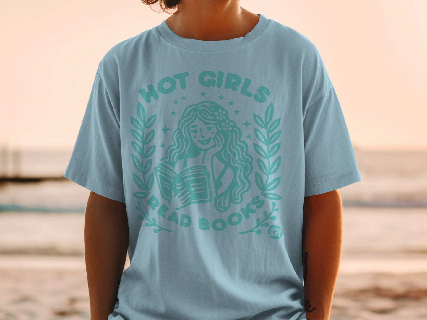 Hot Girls Read Books Graphic Tee Product