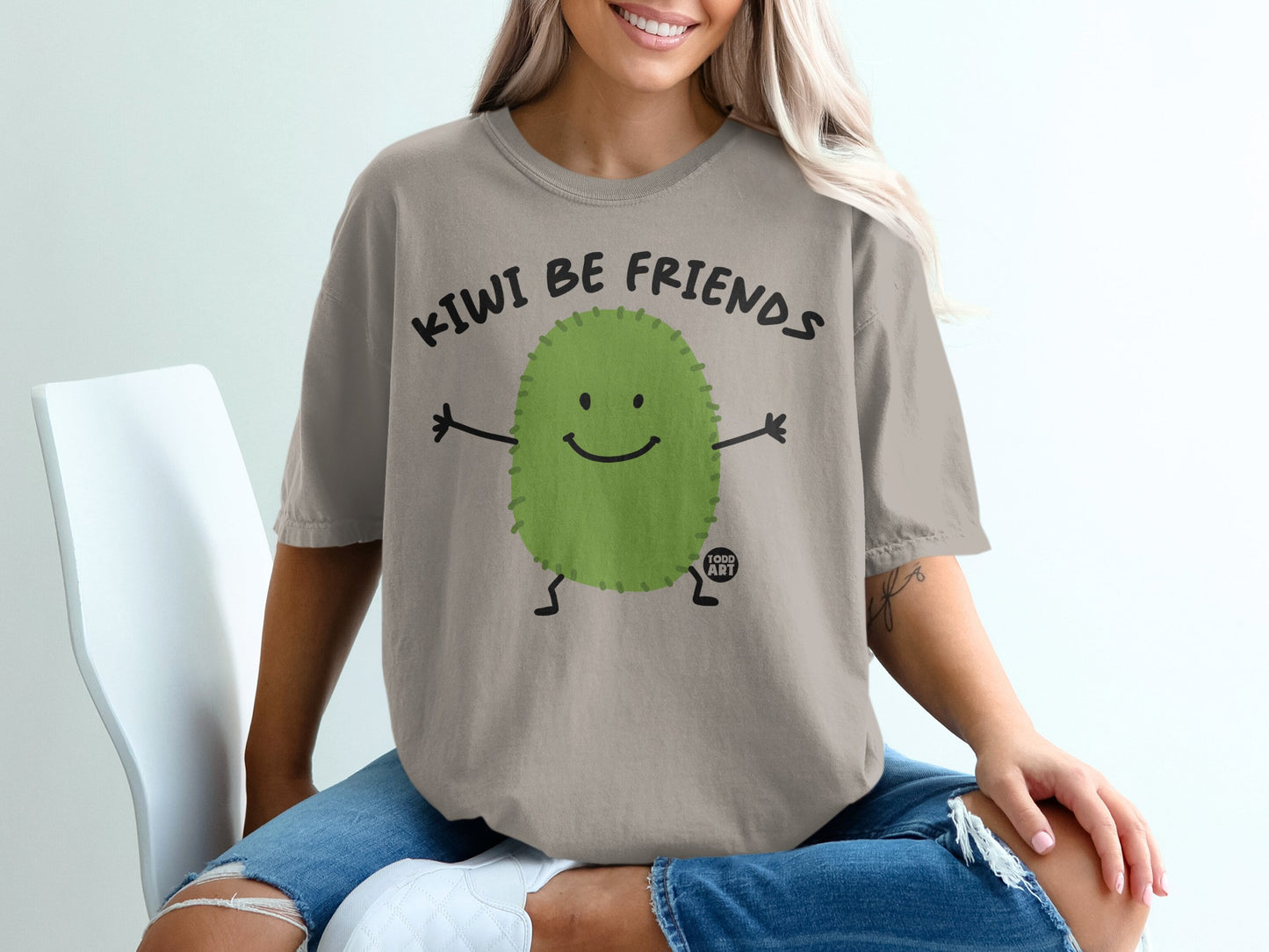 KIWI BE FRIENDS smiling fruit character design product type