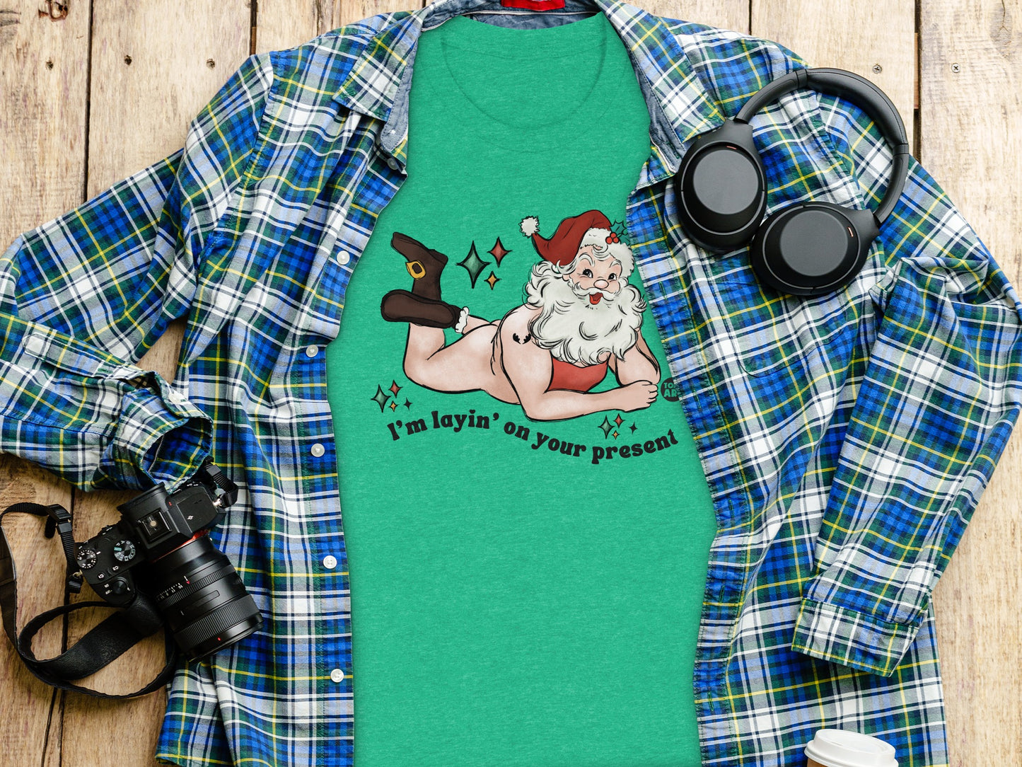 Humorous Christmas Santa Graphic Tee Fashion Statement