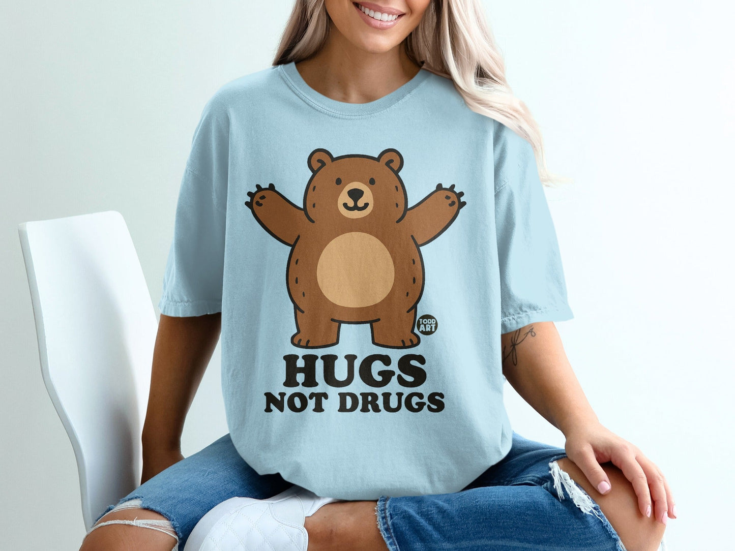Hugs Not Drugs Adorable Bear Graphic T-shirt