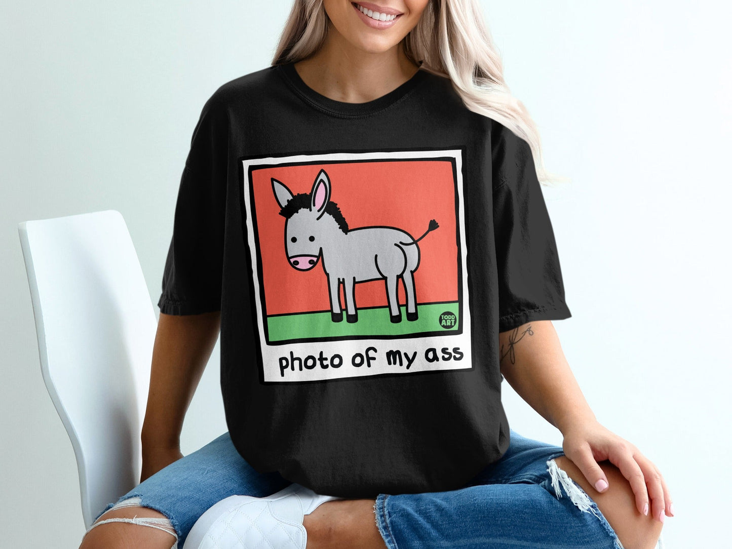 Black t-shirt with cartoon donkey and "photo of my ass" text.
