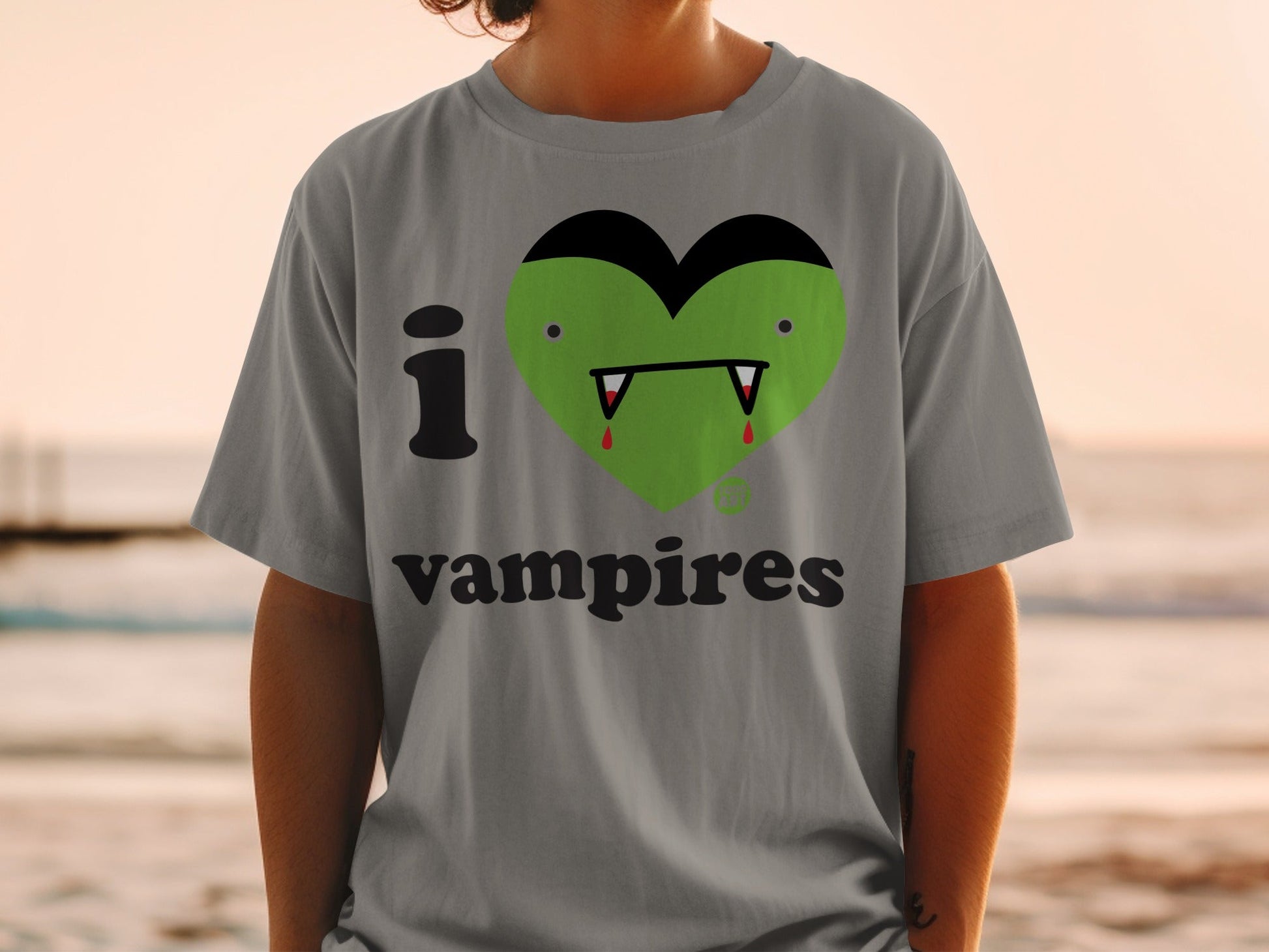 I Love Vampires Graphic T-Shirt Halloween Gift Casual