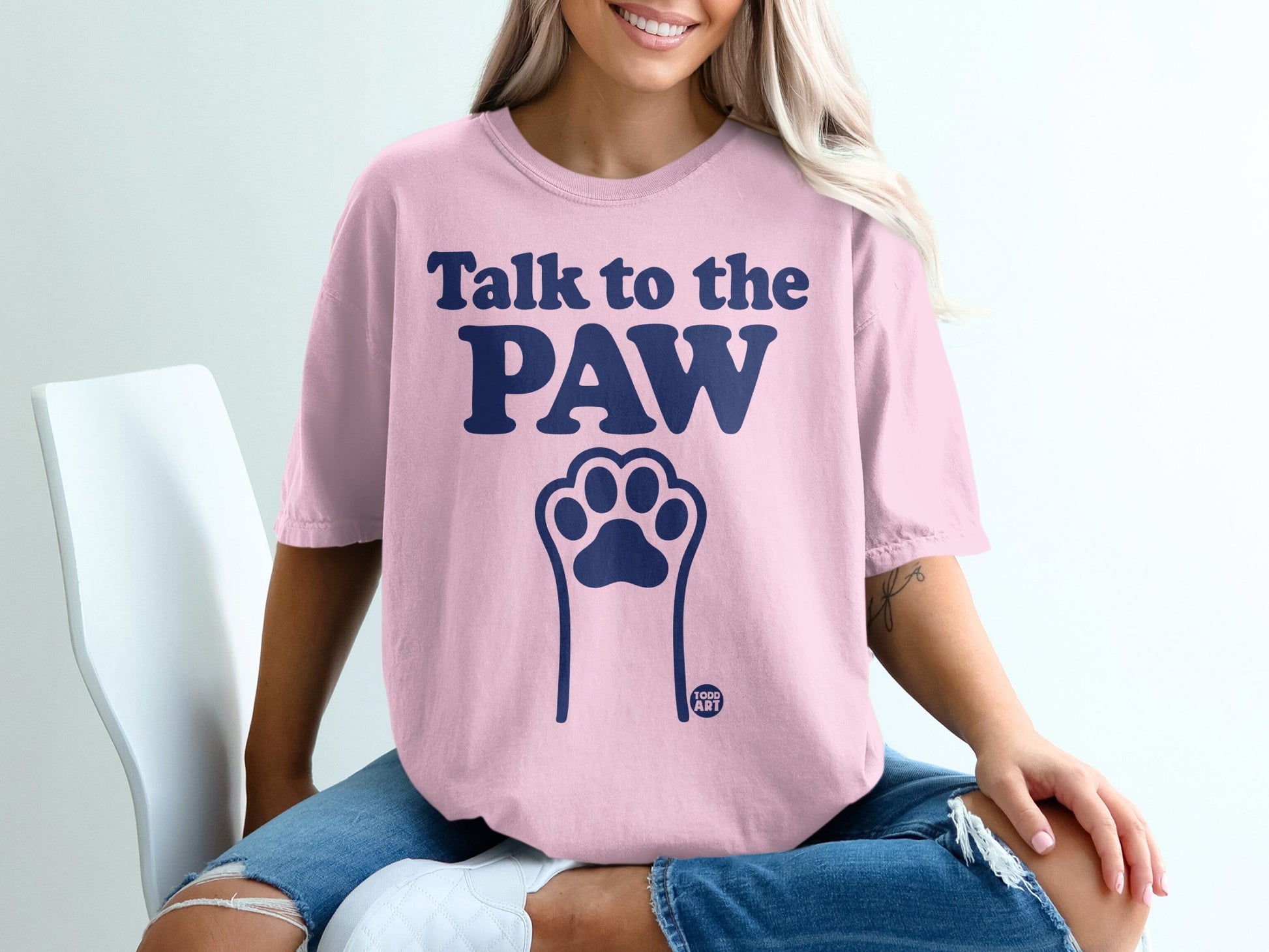 Talk to the Paw Graphic T-Shirt for Casual Wear