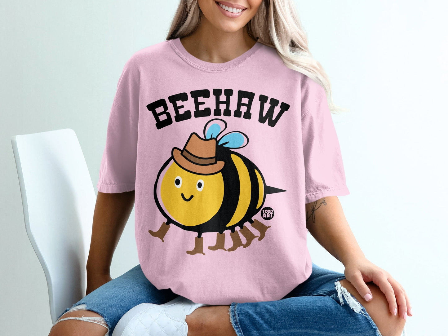 Beehaw Smiling Bee with Hat Graphic T-Shirt